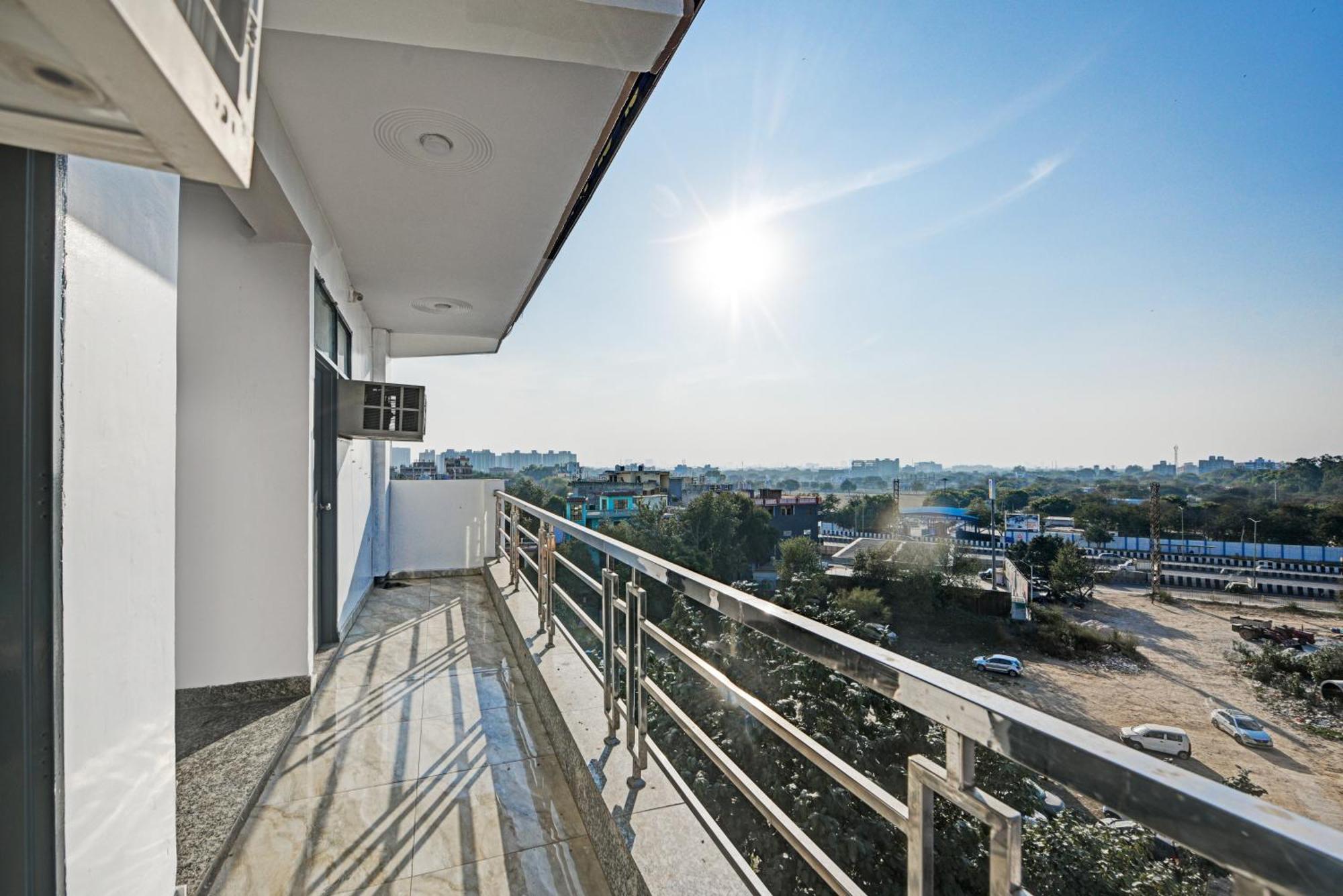Royal Spark Inn1 - Medicity Gurugram, Near Medanta Hospital Gurgaon Eksteriør billede