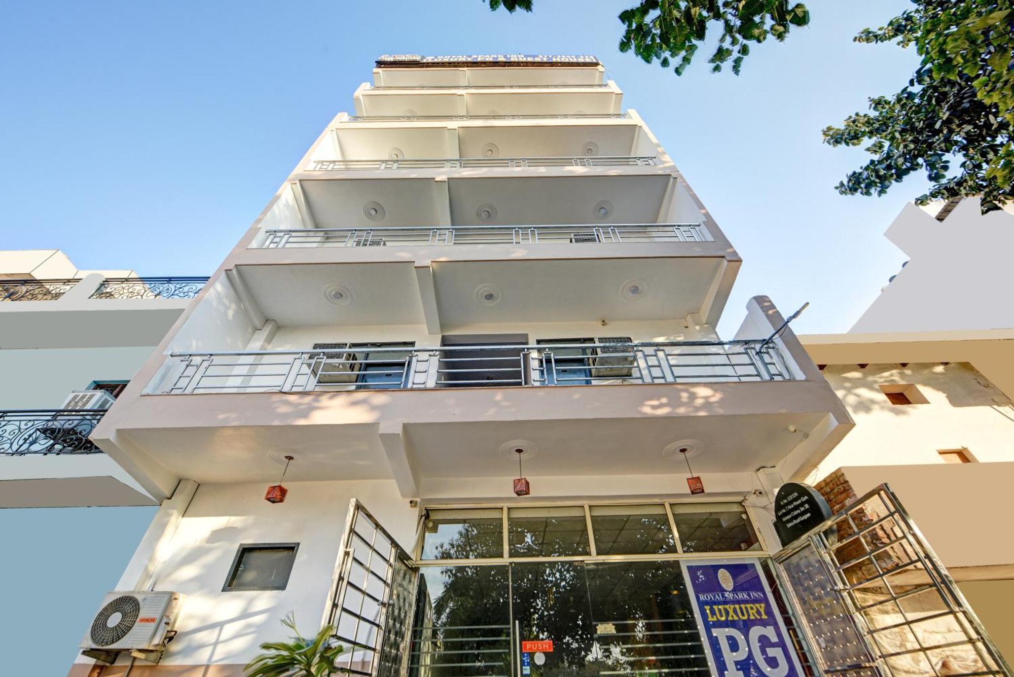 Royal Spark Inn1 - Medicity Gurugram, Near Medanta Hospital Gurgaon Eksteriør billede